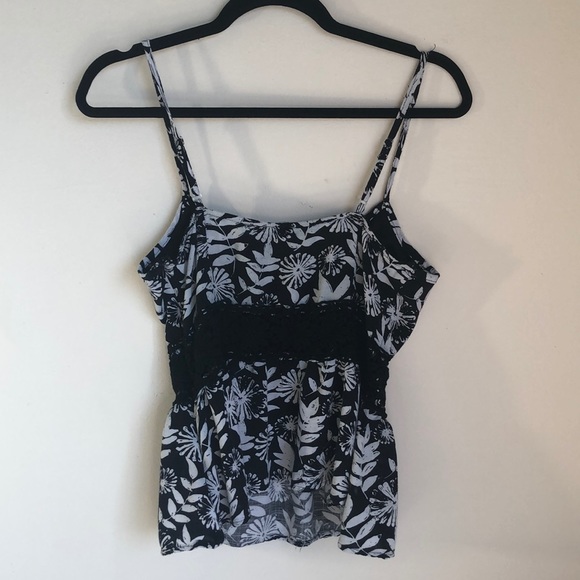 Floral Black and White Lace Peplum Crop Top! - Picture 8 of 8